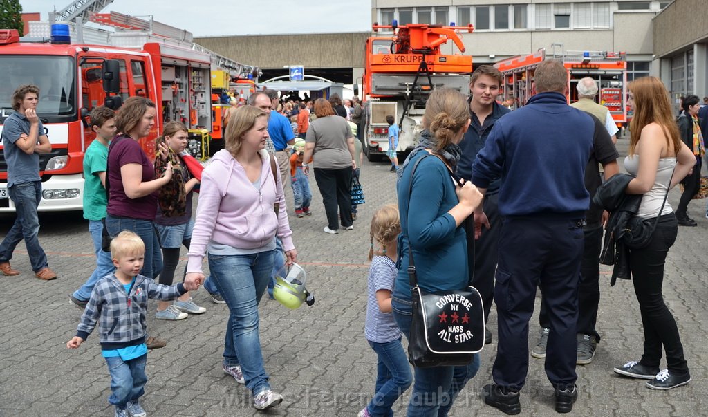 Tag der Offenen Tuer BF Koeln Weidenpesch Scheibenstr P699.JPG